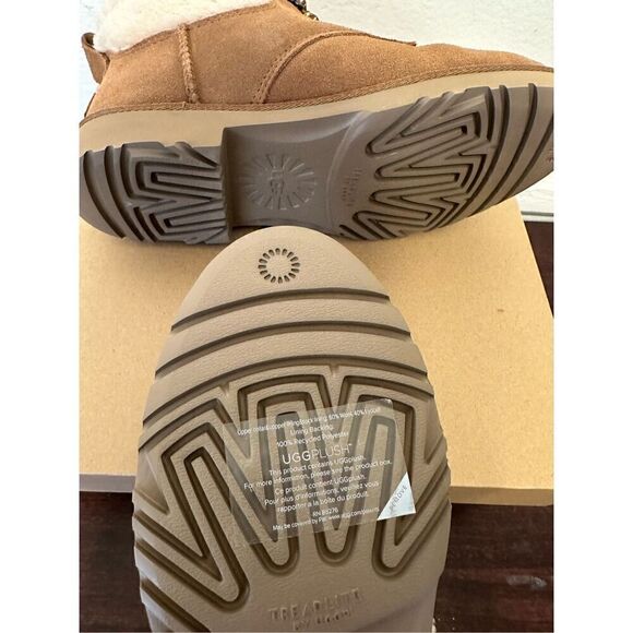 UGG® Romely Heritage lace fashion Boot  chestnut size 7 new in box - Picture 16 of 16